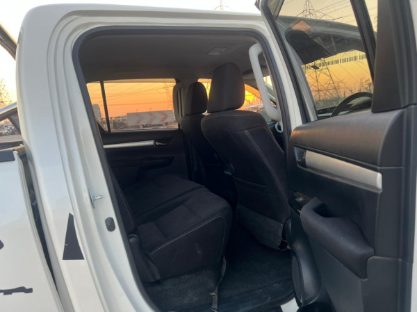 Toyota Hilux 2017  White RHD Diesel MT Pickup 4WD view 5