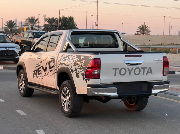 Toyota Hilux 2017  White RHD Diesel MT Pickup 4WD view 12