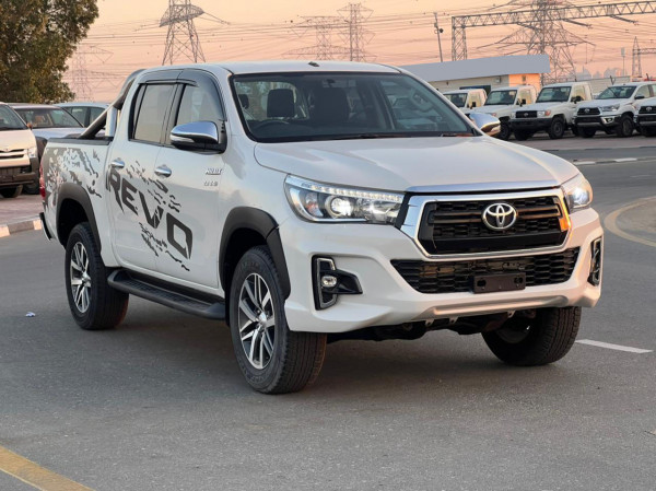 Toyota Hilux 2017  White RHD Diesel MT Pickup 4WD view 18