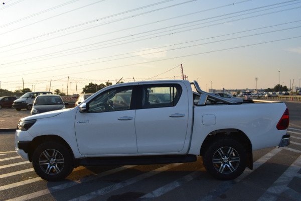 Toyota Hilux 2016  White RHD Diesel MT Pickup 4WD view 2