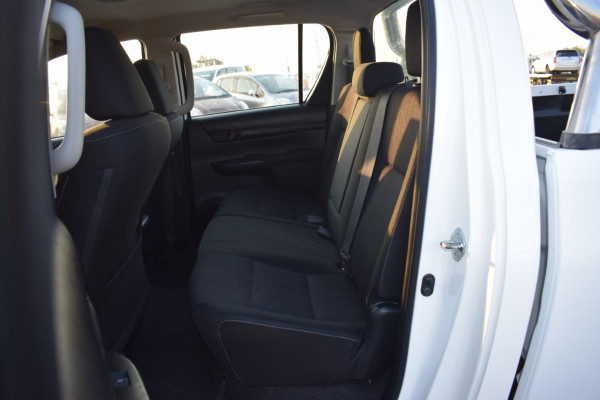 Toyota Hilux 2016  White RHD Diesel MT Pickup 4WD view 4