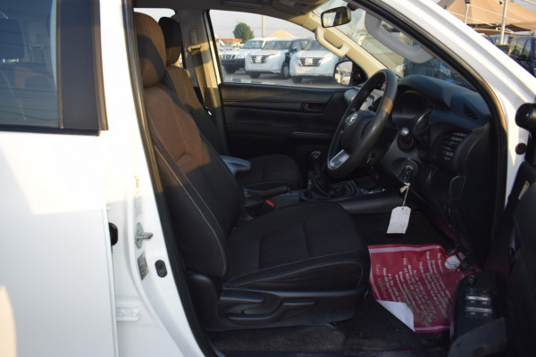 Toyota Hilux 2016  White RHD Diesel MT Pickup 4WD view 5