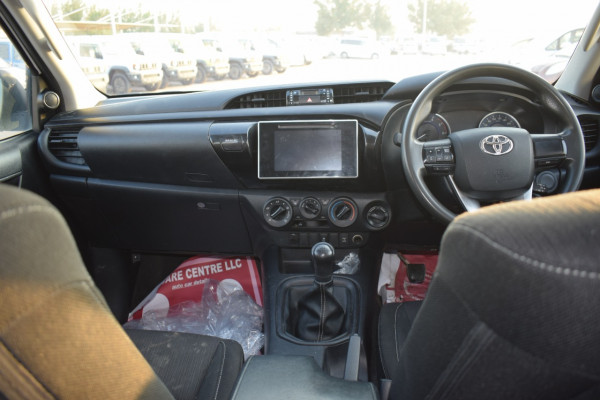 Toyota Hilux 2016  White RHD Diesel MT Pickup 4WD view 6