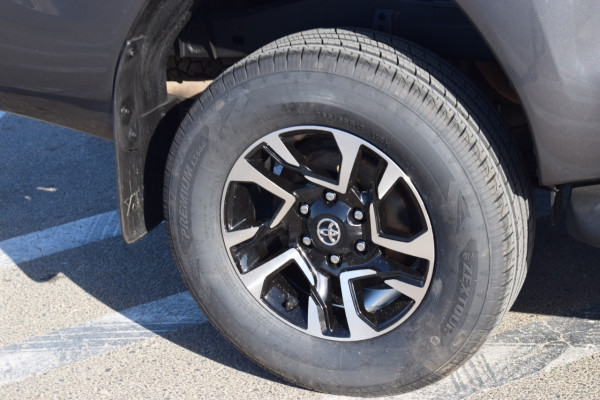 Toyota Hilux 2017  Grey RHD Diesel MT Pickup 4WD view 13