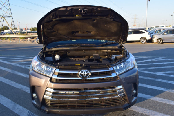 Toyota Kluger 2014  Grey RHD Petrol AT SUV 4WD view 7