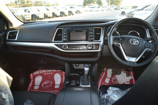 Toyota Kluger 2014  Grey RHD Petrol AT SUV 4WD view 8