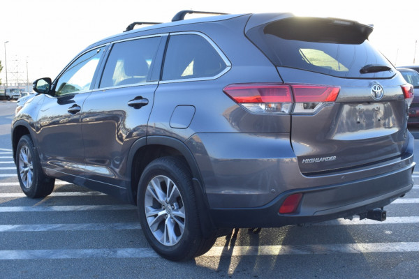 Toyota Kluger 2014  Grey RHD Petrol AT SUV 4WD view 9