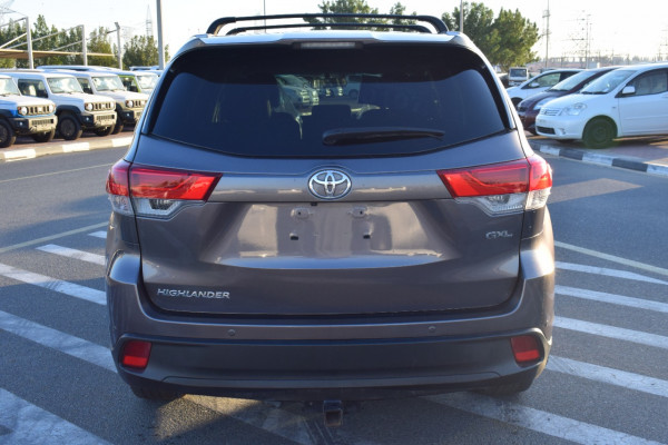 Toyota Kluger 2014  Grey RHD Petrol AT SUV 4WD view 16