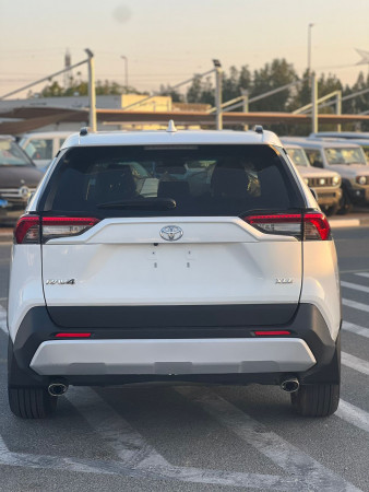 Toyota RAV 4 2021  White LHD Petrol AT SUV 4WD view 8