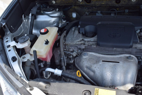 Toyota RAV 4 2015  Silver LHD Petrol AT SUV 2WD view 5