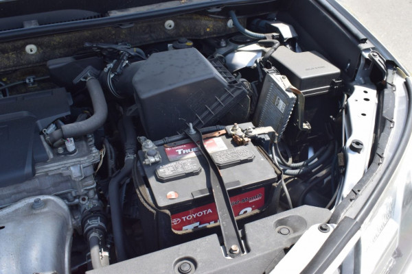 Toyota RAV 4 2015  Silver LHD Petrol AT SUV 2WD view 13