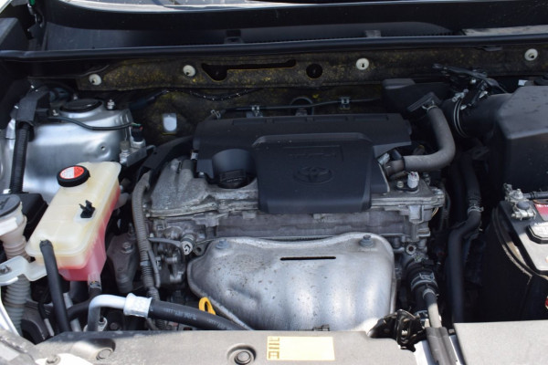 Toyota RAV 4 2015  Silver LHD Petrol AT SUV 2WD view 25
