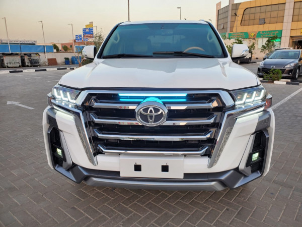 Toyota Land Cruiser 2008  White LHD Petrol AT SUV 4WD view 14