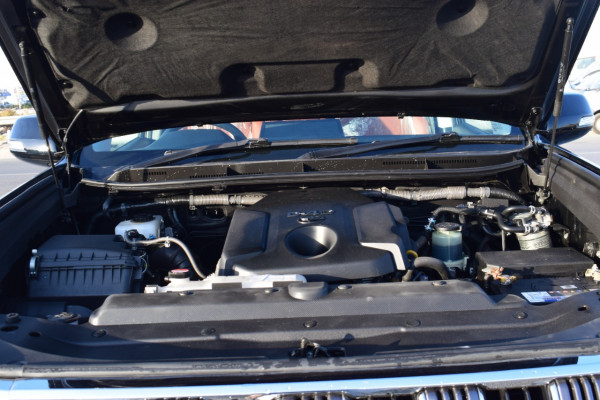Toyota Prado 2016  Black RHD Diesel AT SUV 4WD view 3