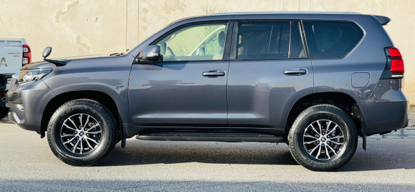Toyota Prado 2015/ Grey RHD Petrol AT SUV 4WD view 16