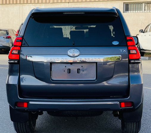 Toyota Prado 2015/ Grey RHD Petrol AT SUV 4WD view 29