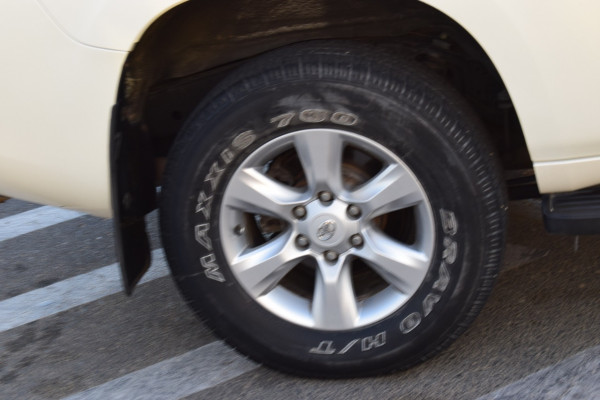 Toyota Prado 2012  White LHD Petrol AT SUV 4WD view 21