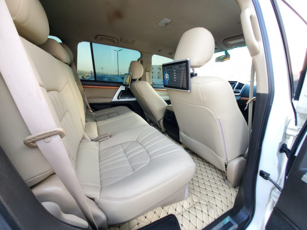 Toyota Land Cruiser 2008  White LHD Petrol AT SUV 4WD view 6