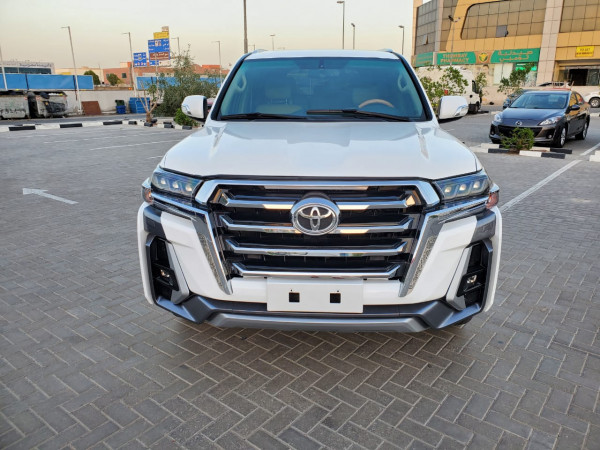 Toyota Land Cruiser 2008  White LHD Petrol AT SUV 4WD view 10