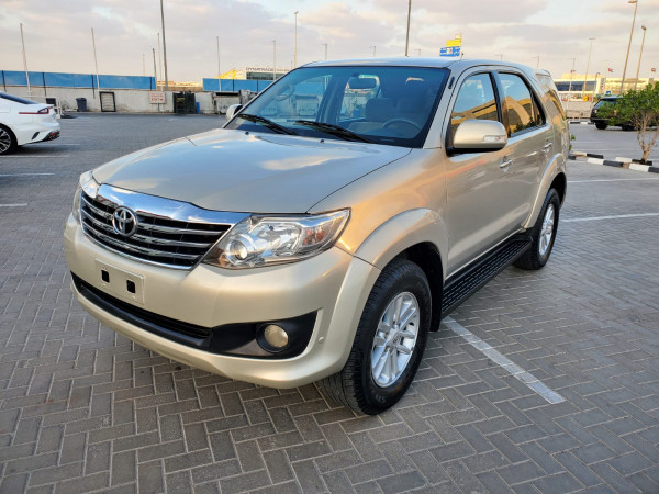 Toyota Fortuner 2012  Gold LHD Petrol AT SUV 4WD view 5