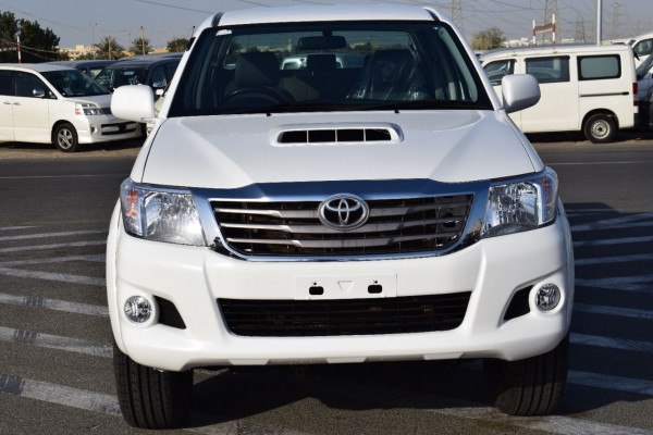 Toyota Hilux 2014  White RHD Diesel MT Pickup 4WD view 7