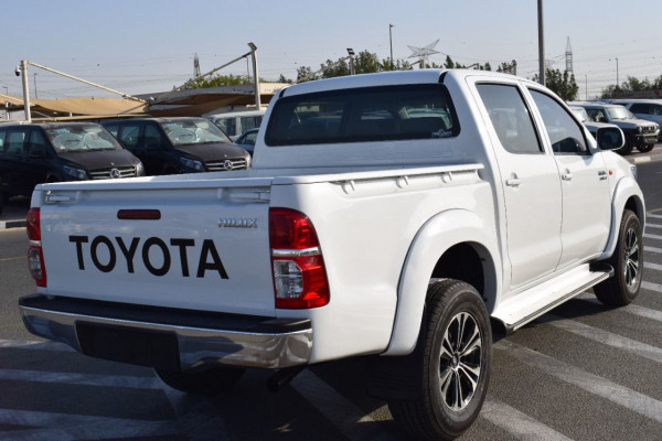 Toyota Hilux 2014  White RHD Diesel MT Pickup 4WD view 8