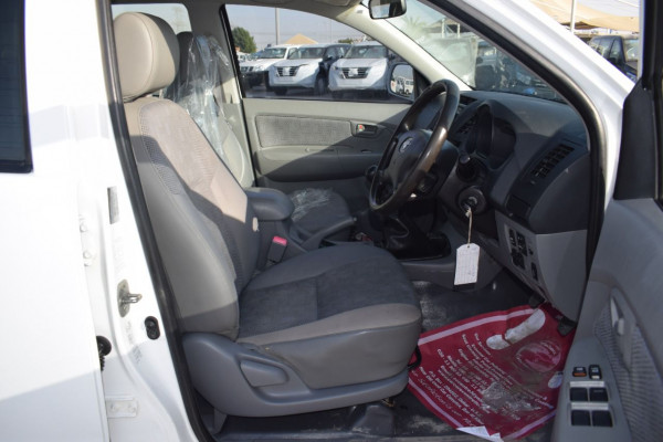 Toyota Hilux 2014  White RHD Diesel MT Pickup 4WD view 13