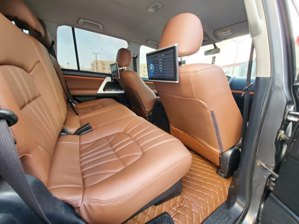 Toyota Land Cruiser 2014/ Grey LHD Petrol AT SUV 4WD view 7
