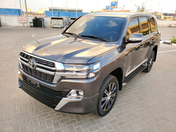 Toyota Land Cruiser 2014/ Grey LHD Petrol AT SUV 4WD view 15