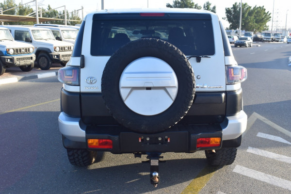 Toyota FJ Cruiser 2015/ White RHD Petrol AT SUV 4WD view 9