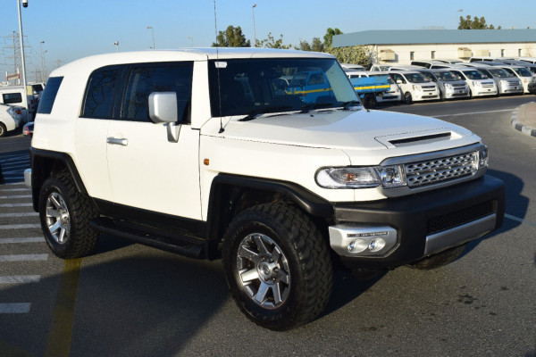 Toyota FJ Cruiser 2015/ White RHD Petrol AT SUV 4WD view 13
