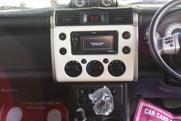 Toyota FJ Cruiser 2015/ White RHD Petrol AT SUV 4WD view 14