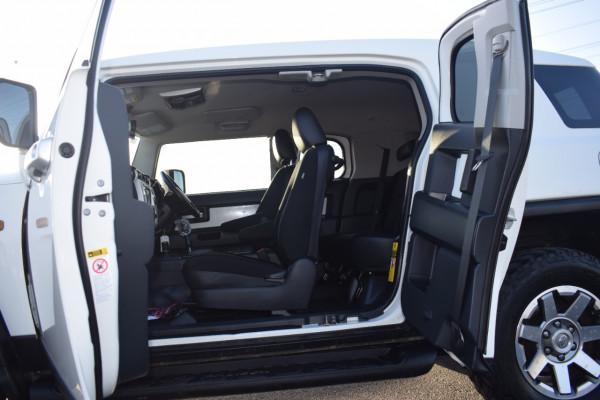 Toyota FJ Cruiser 2015/ White RHD Petrol AT SUV 4WD view 16
