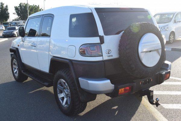 Toyota FJ Cruiser 2015/ White RHD Petrol AT SUV 4WD view 17