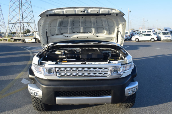 Toyota FJ Cruiser 2015/ White RHD Petrol AT SUV 4WD view 18