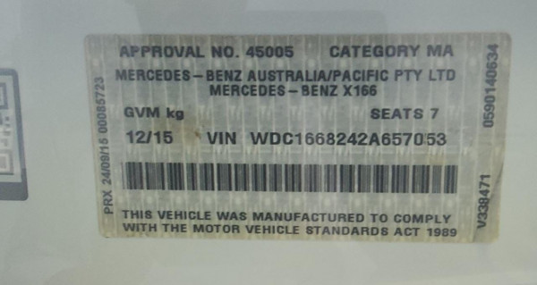 Mercedes-Benz GL350 2015  White RHD Diesel AT SUV 4WD view 2