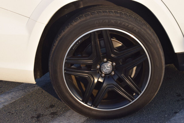 Mercedes-Benz GL350 2015  White RHD Diesel AT SUV 4WD view 30