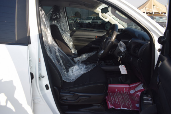 Toyota Hilux 2019  White RHD Diesel AT SUV 4WD view 5