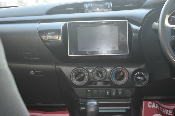 Toyota Hilux 2019  White RHD Diesel AT SUV 4WD view 13