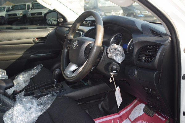Toyota Hilux 2019  White RHD Diesel AT SUV 4WD view 16