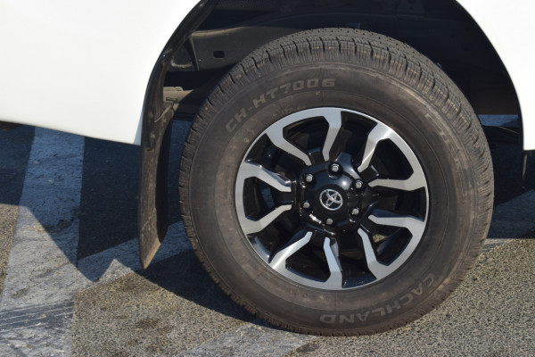 Toyota Hilux 2019  White RHD Diesel AT SUV 4WD view 17