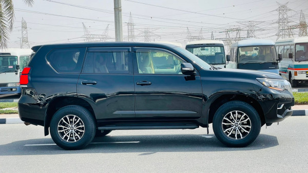 Toyota Prado 2015 03 Black RHD Petrol AT SUV 4WD view 3