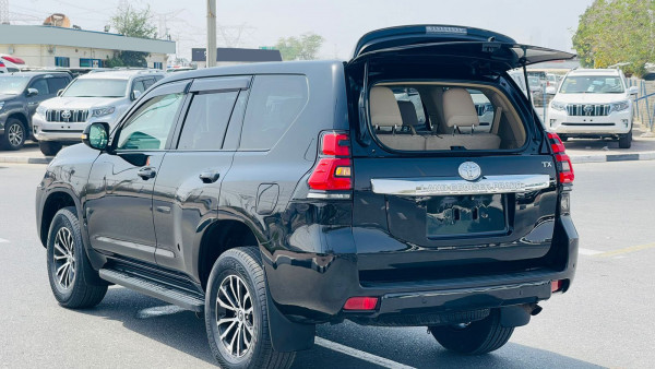 Toyota Prado 2015 03 Black RHD Petrol AT SUV 4WD view 8
