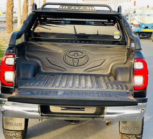Toyota Hilux 2018/ Black RHD Diesel AT Pickup 4WD view 2