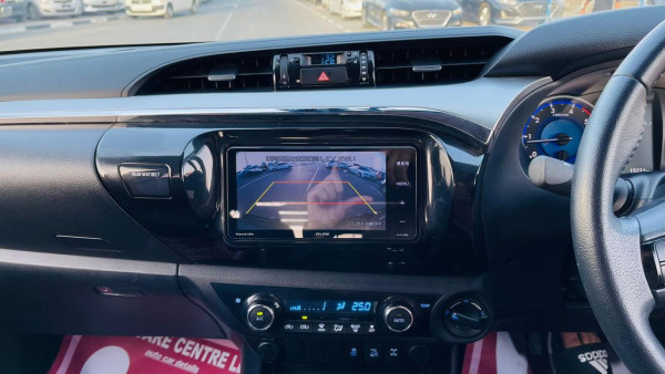 Toyota Hilux 2018/ Black RHD Diesel AT Pickup 4WD view 3