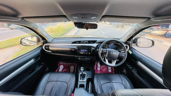 Toyota Hilux 2018/ Black RHD Diesel AT Pickup 4WD view 17