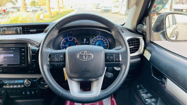 Toyota Hilux 2018/ Black RHD Diesel AT Pickup 4WD view 27