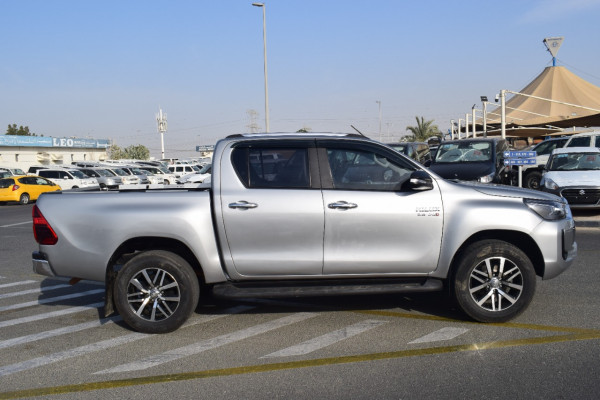 Toyota Hilux 2016  Grey Metallic RHD Diesel AT Pickup 4WD view 6