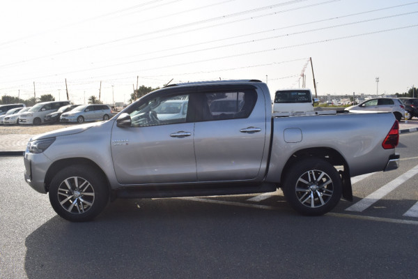 Toyota Hilux 2016  Grey Metallic RHD Diesel AT Pickup 4WD view 12