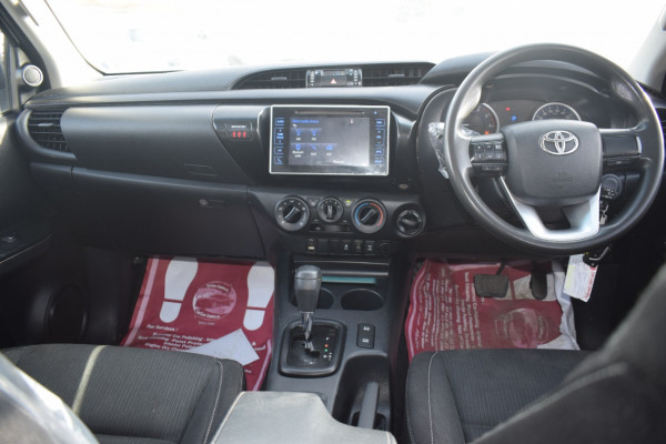 Toyota Hilux 2016  Grey Metallic RHD Diesel AT Pickup 4WD view 16